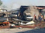 ledakan-di-mako-brimob-polda-jateng-mobil-dan-truk-rusak-berat.jpg