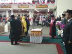 lima-pimpinan-dprd-lampung-secara-resmi-mengucap-sumpah-dan-janji-sebagai-pimpinan.jpg
