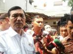 luhut-binsar-pandjaitan-saat-meninjau-pelaksanaan-pemungutan-suara_20160116_111334.jpg