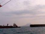 pemkab-lampung-selatan-tolak-aktivitas-penambangan-pasir-di-gunung-anak-krakatau.jpg
