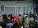 pemkot-bandar-lampung-segel-ruko-pasar-tengah.jpg