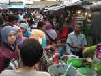 penjual-takjil-di-halaman-parkir-pasar-induk-pringsewu.jpg