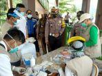 penumpang-19-kendaraan-luar-lampung-dirapid-test-di-jalinbar-pringsewu-hasilnya-negatif.jpg