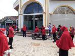 penyemprotan-disinfektan-oleh-majelis-taklim-rachmat-hidayat.jpg