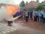 petugas-lapas-kota-agung-latihan-pemadaman-kebakaran.jpg