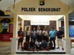 polisi-amankan-pencuri-sapi-di-bengkunat-pelaku-sudah-curi-sapi-hingga-21-ekor-1.jpg