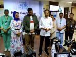 presiden-jokowi-bersama-bobby_20180801_090901.jpg