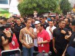 presiden-jokowi-saat-jadi-peserta-jalan-sehat-di-bandar-lampung.jpg
