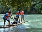 rafting-bamboo-di-way-kanan_20171003_122831.jpg<pf>rafting-bamboo-di-way-kanan1_20171003_123116.jpg<pf>rafting-bamboo-di-way-kanan2_20171003_123219.jpg