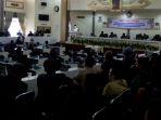 rapat-paripurna-dprd-tanggamus-sahkan-apbd-2018_20171205_202322.jpg