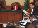 sidang-kasus-engeline_20151022_130723.jpg