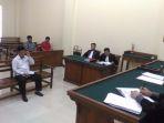 sidang-tuntutan-mantan-kadiskes-pesibar.jpg