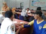 tim-dokter-dari-dinas-kesehatan-kota-solo_20171101_132456.jpg