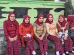 upacara-hari-ibu-di-enggal-a.jpg