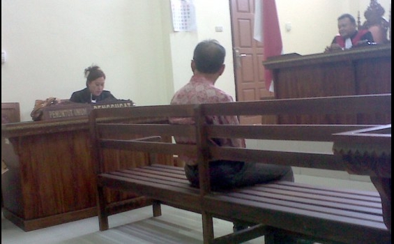 Aniaya Mahasiswa, Dosen UTB Dituntut 3 Bulan Penjara - IMG-20121023-00326.jpg