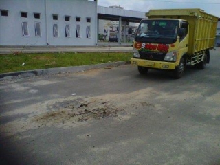 Aspal Terminal Gading Rejo Ambles di Dua Titik - IMG02571-20120326-1245.jpg