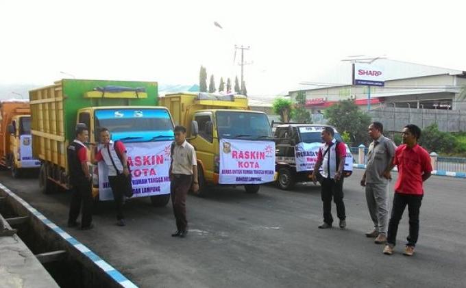 Asyik Bulog Sebar Beras Murah Mulai Hari Ini - P_20150225_084411.jpg