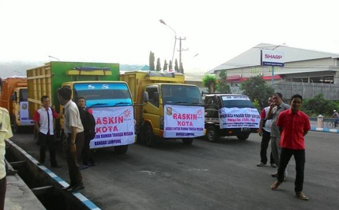 Asyik Bulog Sebar Beras Murah Mulai Hari Ini - P_20150225_084413.jpg