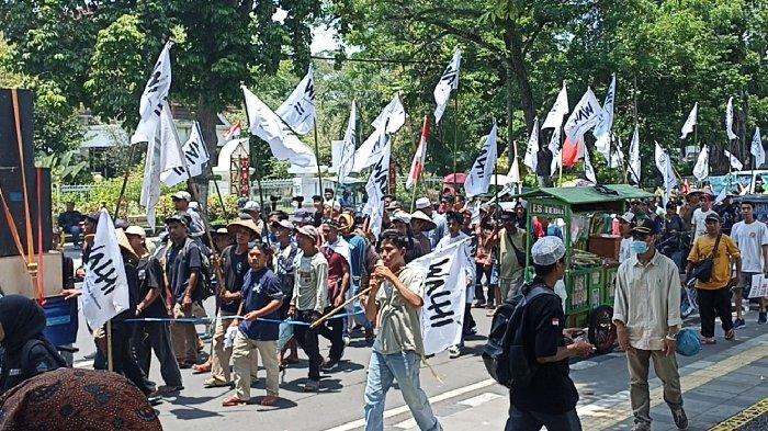 Ribuan Warga Geruduk Kantor Gubernur NTB, Desak Penetapan Tanah Rakyat dan Hak Air Bersih