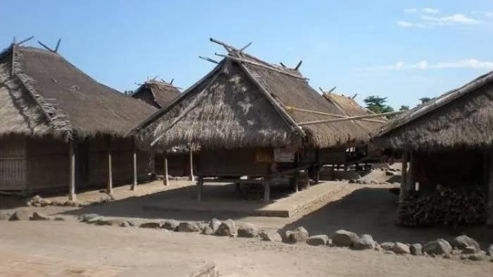 WISATA LOMBOK - Desa Adat Segenter Lombok Utara.