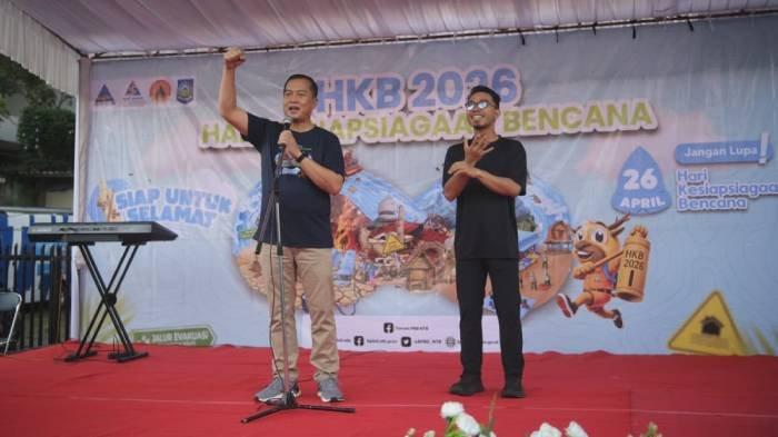SIAGA BENCANA - Gubernur NTB, Lalu Muhammad Iqbal saat menghadiri acara Hari Kesiapsiagaan Bencana (HKB), di kawasan Car Free Day (CFD) Jalan Udayana, Minggu (26/4/2026).