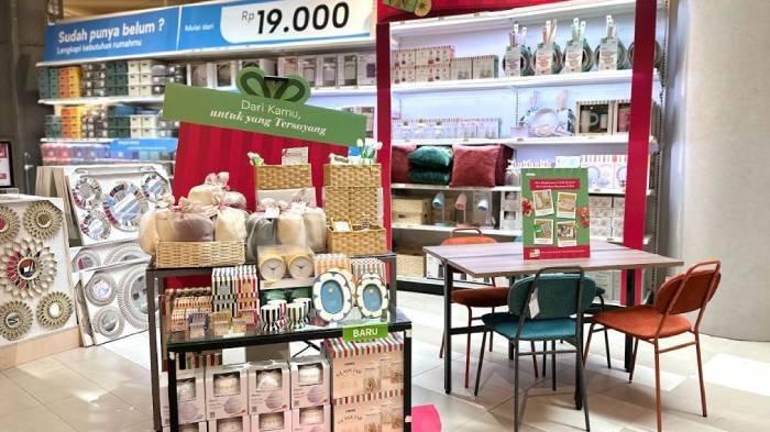 INFORMA - INFORMA, pusat furnitur dan gaya hidup terlengkap untuk hunian dan bisnis di bawah PT Home Center Indonesia, kembali menghadirkan inspirasi untuk meriahkan perayaan di tengah kebersamaan keluarga.