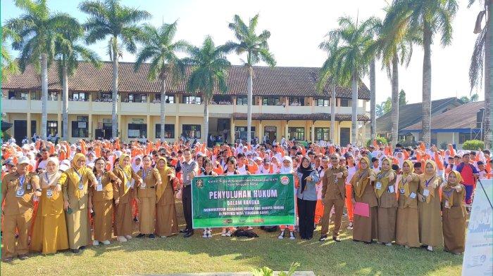 Kanwil Kemenkumhan NTB Tumbuhkan Kesadaran Hukum Melalui Penyuluhan di SMPN 7 Mataram