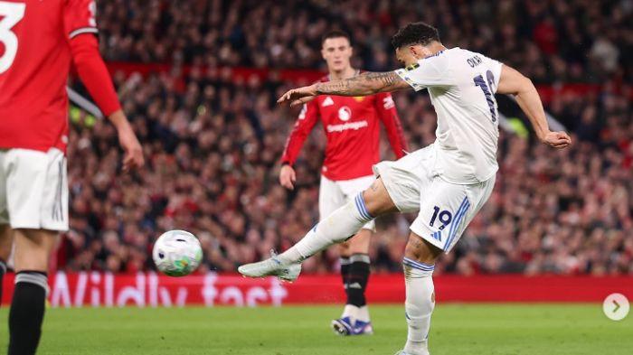 PEMAIN LEEDS UNITED DAN MANCHESTER UNITED -