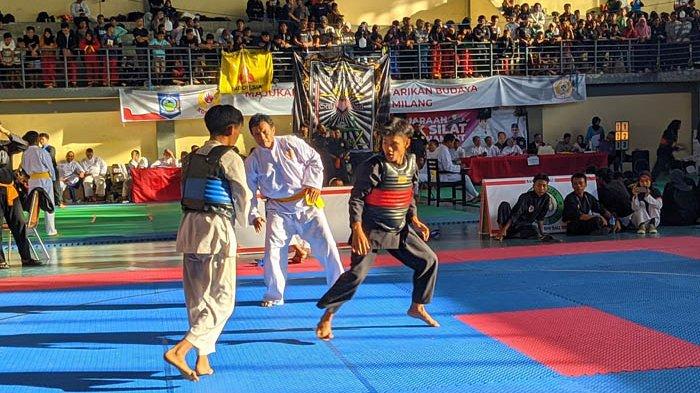 Pesilat Desi Wilananda dan Aryha Suguhkan Pemampilan Menarik pada Hari Keenam Gubernur Cup II