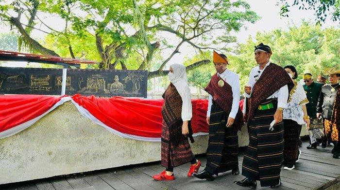 Presiden Jokowi Kunjungi Taman Renungan Bung Karno Amati Pohon Sukun Bercabang Lima