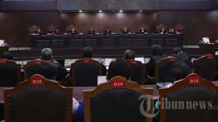 Putusan MK Soal Uji Materiil UU Cipta Kerja: PKWT Maksimal 5 Tahun Hingga Besaran Uang Pesangon