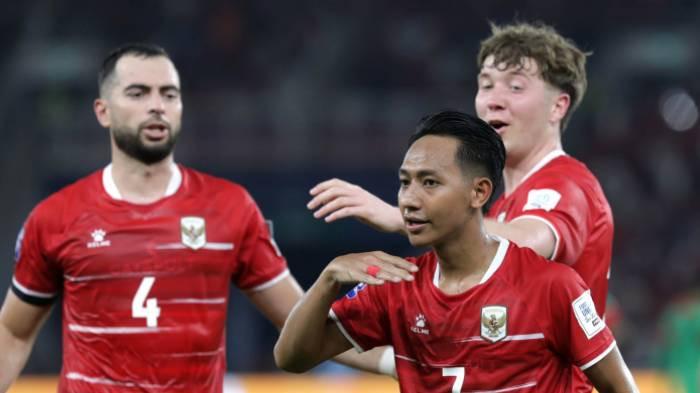 RAYAKAN GOL - Pesepak bola Timnas Indonesia Beckham Putra melakukan selebrasi usai mencetak gol ke gawang Timnas St Kitts and Nevis pasa laga FIFA Series di Stadion Gelora Bung Karno, Senayan, Jakarta, Jumat (27/3/2026).