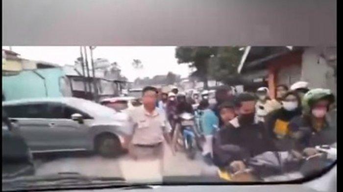 Pukul Ambulans yang Bawa Bayi & Ngaku Polisi, Pria Ini Cuma PNS di Polres Sukabumi, Kini Minta Maaf