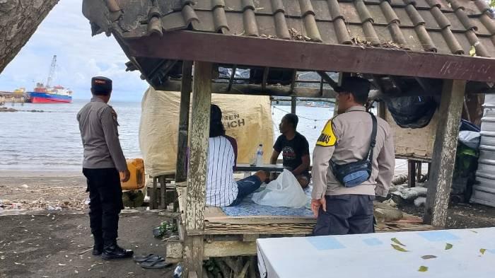 Polsek Maluk Patroli Pengawasan di Pantai Benete