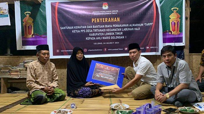 KPU Lombok Timur Beri Santunan untuk Ketua PPS Desa Tirtanadi yang Meninggal Dunia