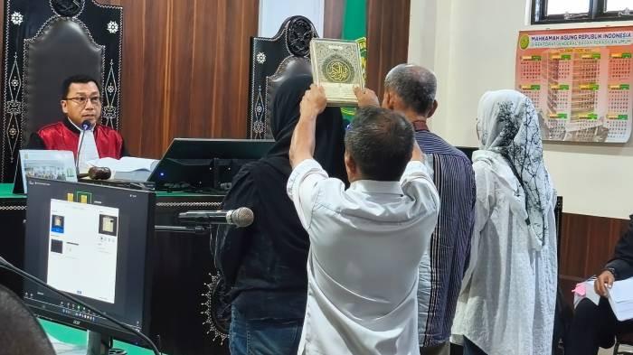 PEMERIKSAAN SAKSI - Pengadilan Negeri Mataram menggelar sidang lanjutan kasus pembunuhan Brigadir Muhammad Nurhadi, Senin (1/12/2025). Sidang digelar dengan agenda pemeriksaan saksi.