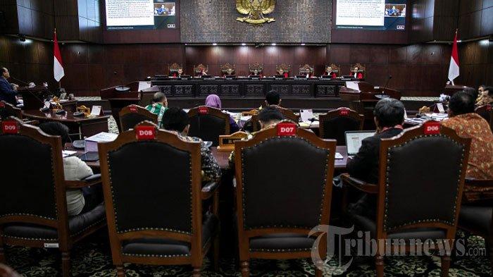 Alasan MK Tolak Gugatan Pilpres 2024 Anies-Muhaimin Soal Pencalonan Gibran Hingga Bansos Jokowi
