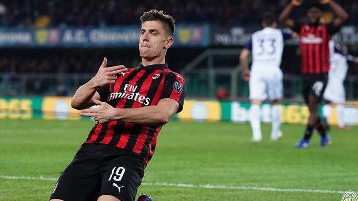 Striker AC Milan, Krzysztof Piatek, merayakan golnya dalam laga giornata ke-27 Liga Italia melawan Chievo di Stadion Marc'Antonio Bentegodi, Verona, 9 Maret 2019.
