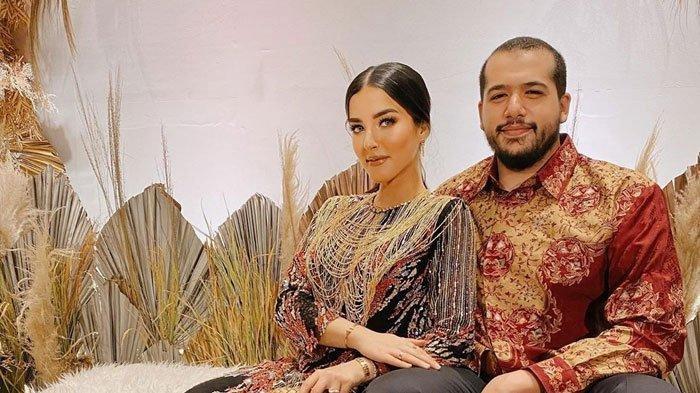 Tasya Farasya dengan suami, Ahmad Assegaf