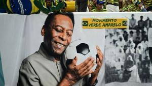 Baliho-Pele.jpg