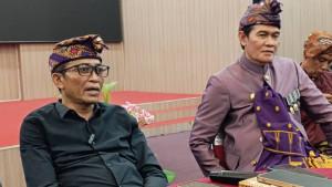 Bupati-HM-Nursiah-usai-Apel-Hari-Ulang-Tahun-ke-80-Lombok-Tengah.jpg
