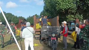 Gotong-royong-bersih-bersih-di-Kota-Mataram.jpg