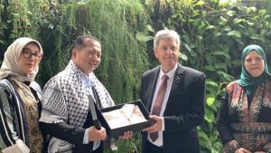 Gubernur-NTB-Lalu-Iqbal-saat-bertemu-dengan-Duta-Besar-Palestina.jpg