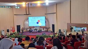 Hakim-MK-Jadi-Pembicara-di-Seminar-Nasional-Lawfare-Fakultas-Hukum-Unram.jpg