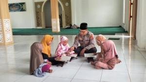 Ipda-Hukman-Nasri-Polres-Lombok-Utara-bangun-generasi-Quran-anak-anak-Lombok-Utara.jpg