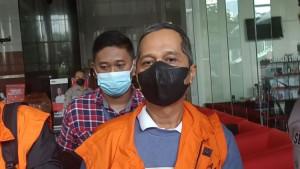 KPK-Tahan-Karomani.jpg