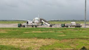 LOGISTIK-MOTOGP-2025-TIBA-DI-BANDARA-LOMBOK-9.jpg