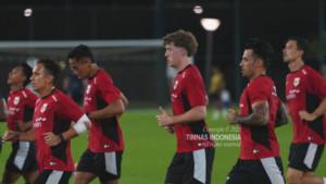 Latihan-Timnas-Jelang-Melawan-Arab-Saudi_20251004_212442__2_jpg.jpg
