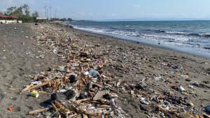 PERSOALAN-SAMPAH-LOANG-BALOQ.jpg