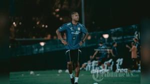 Patrick-Kluivert-Timnas-Indonesia_20251008_182104.jpg